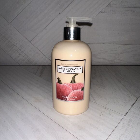 BATH‎ & BODY WORKS Sweet Cinnamon Pumpkin Hand Lotion Pump 12oz NEW ― #CU17 - Picture 1 of 3